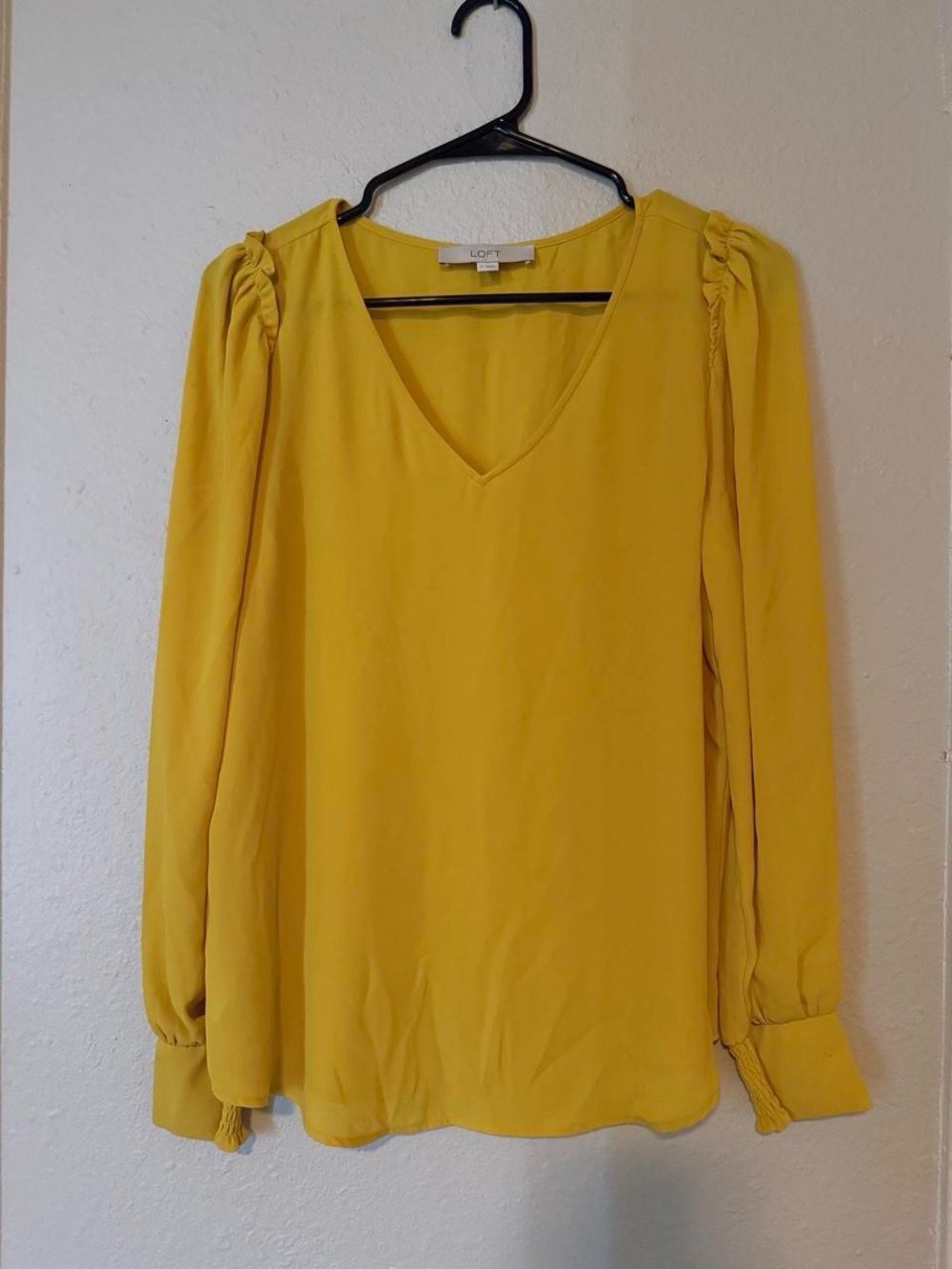 LOFT Yellow V-Neck Long Sleeve Blouse with Gathered Shoulders Size S